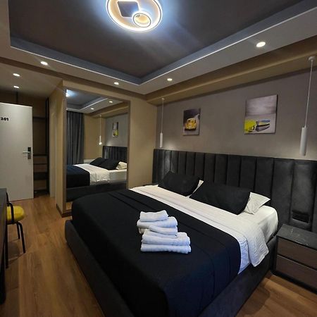 Peaky Hotel Дуррес Екстер'єр фото