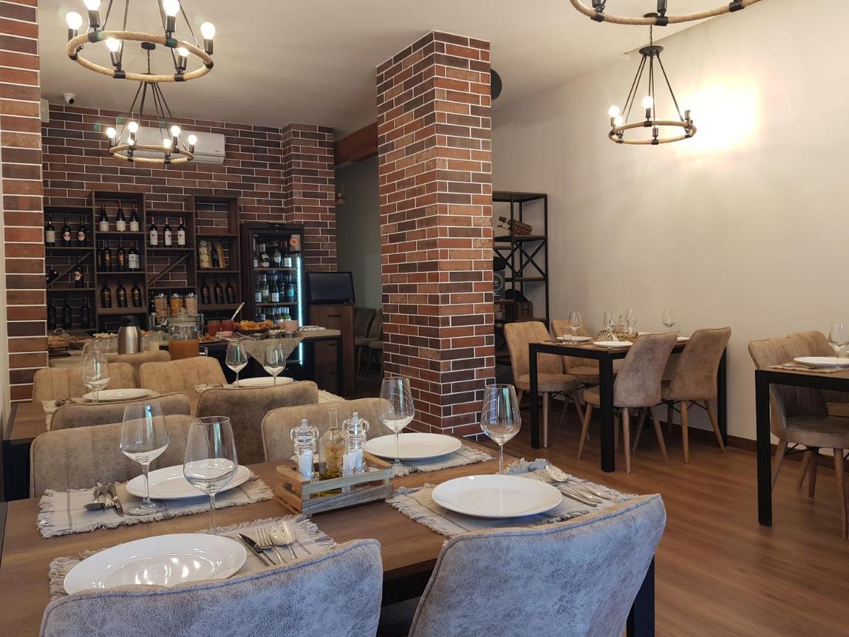 Peaky Hotel Дуррес Екстер'єр фото