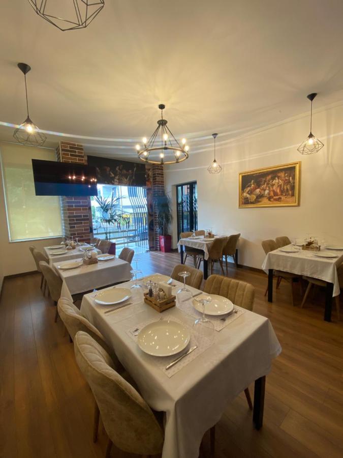 Peaky Hotel Дуррес Екстер'єр фото