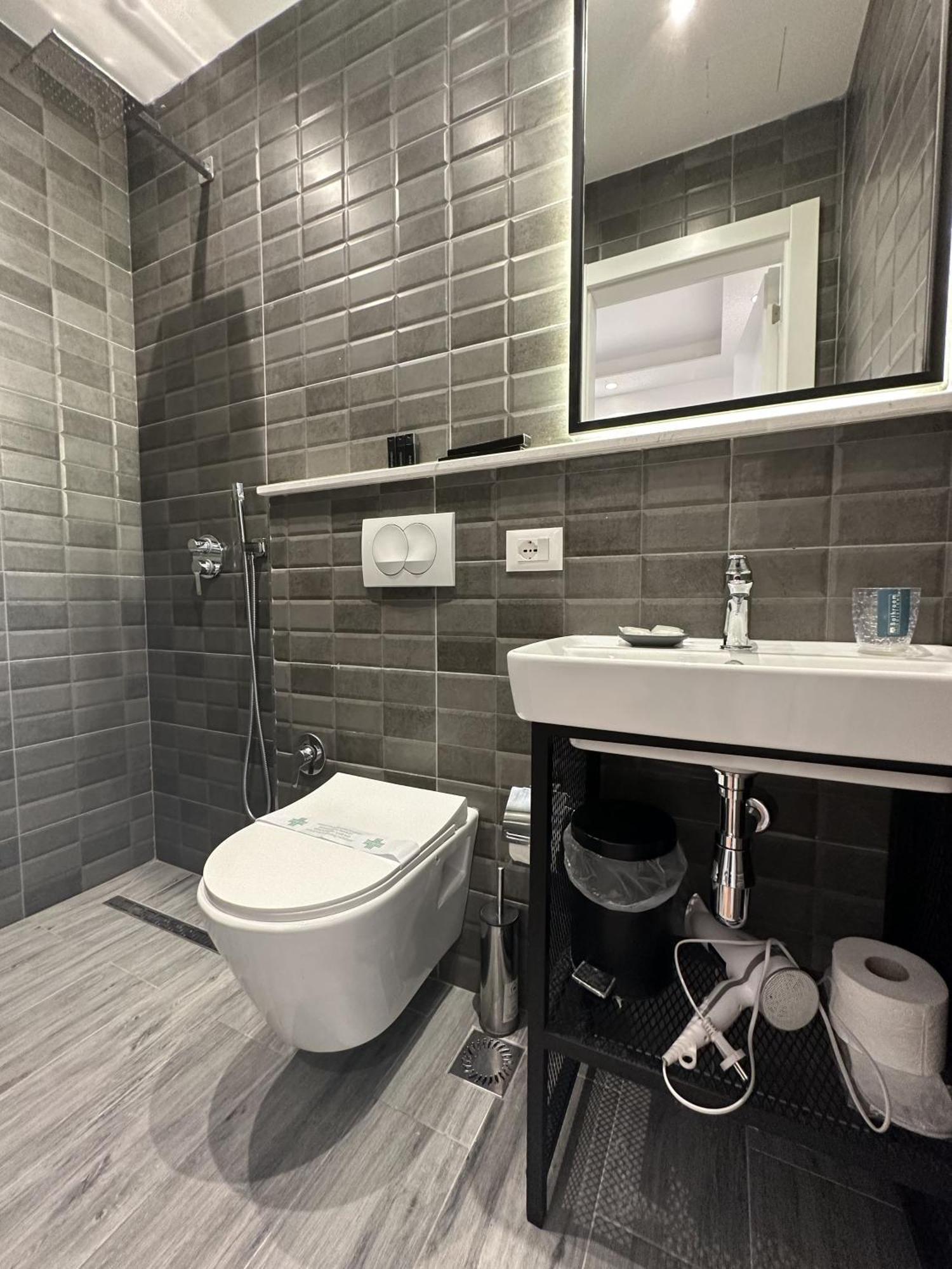 Peaky Hotel Дуррес Екстер'єр фото