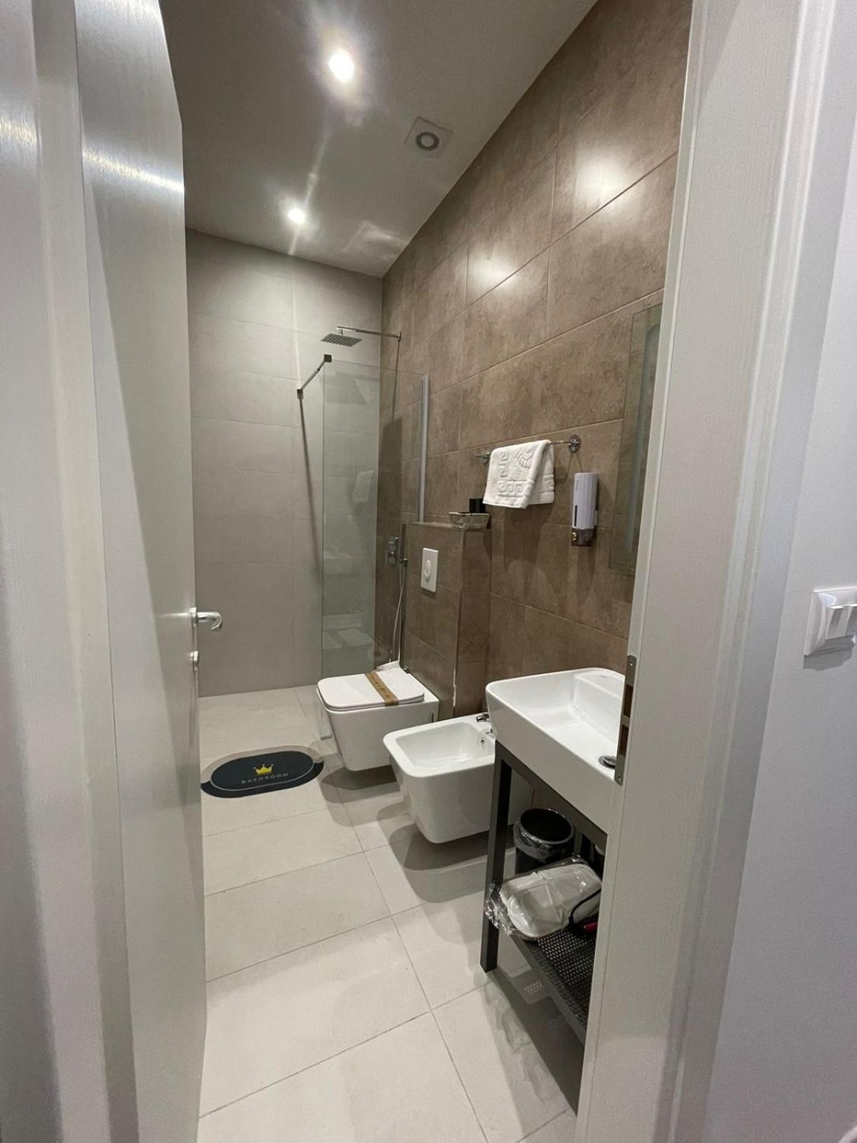 Peaky Hotel Дуррес Екстер'єр фото