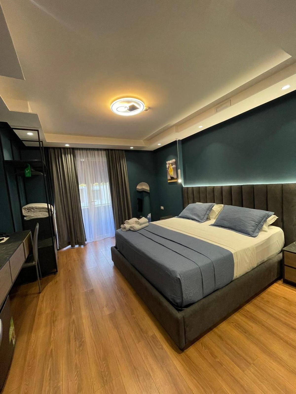 Peaky Hotel Дуррес Екстер'єр фото