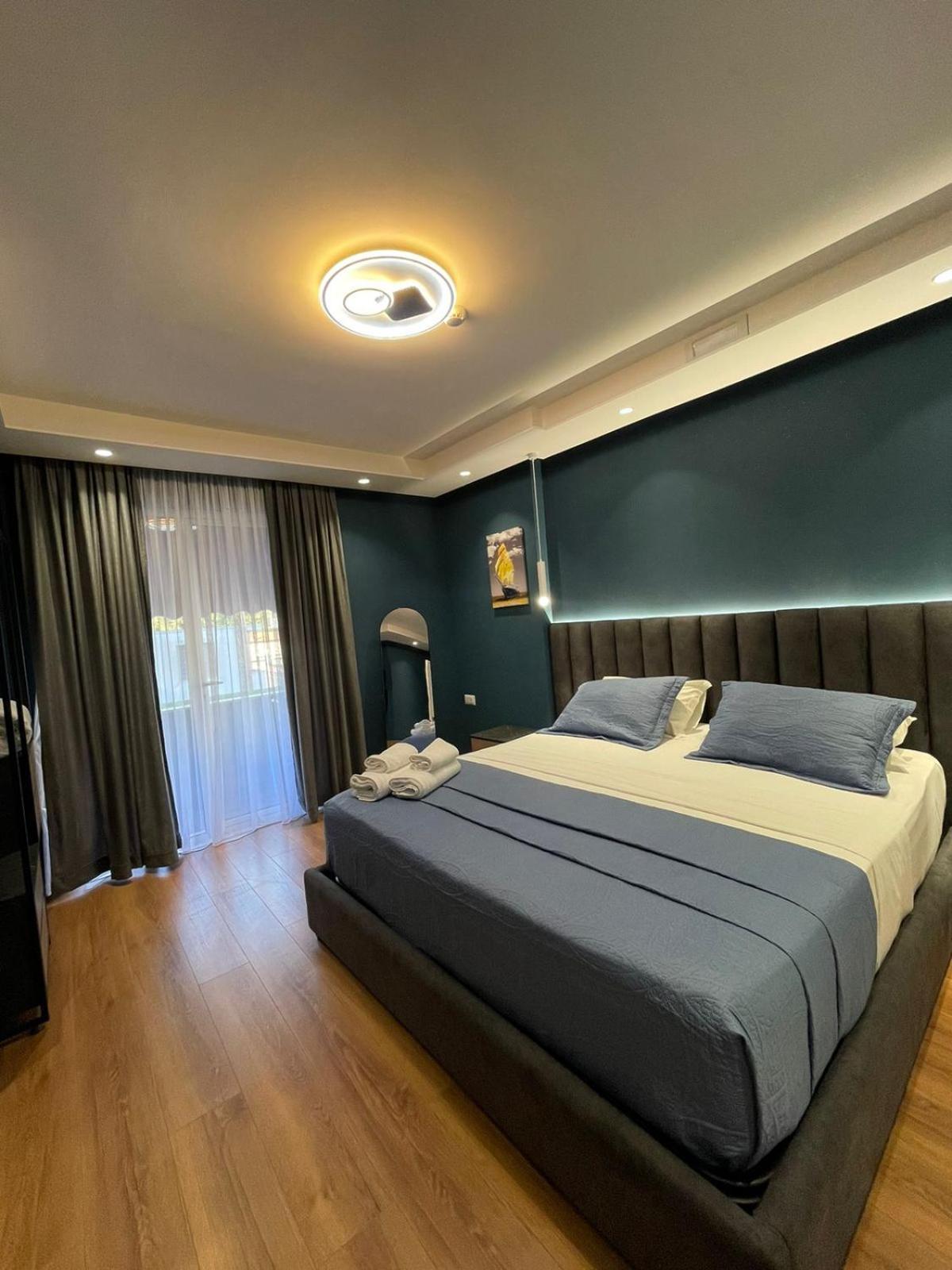 Peaky Hotel Дуррес Екстер'єр фото