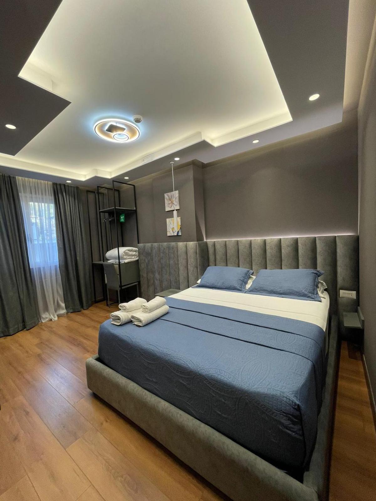 Peaky Hotel Дуррес Екстер'єр фото