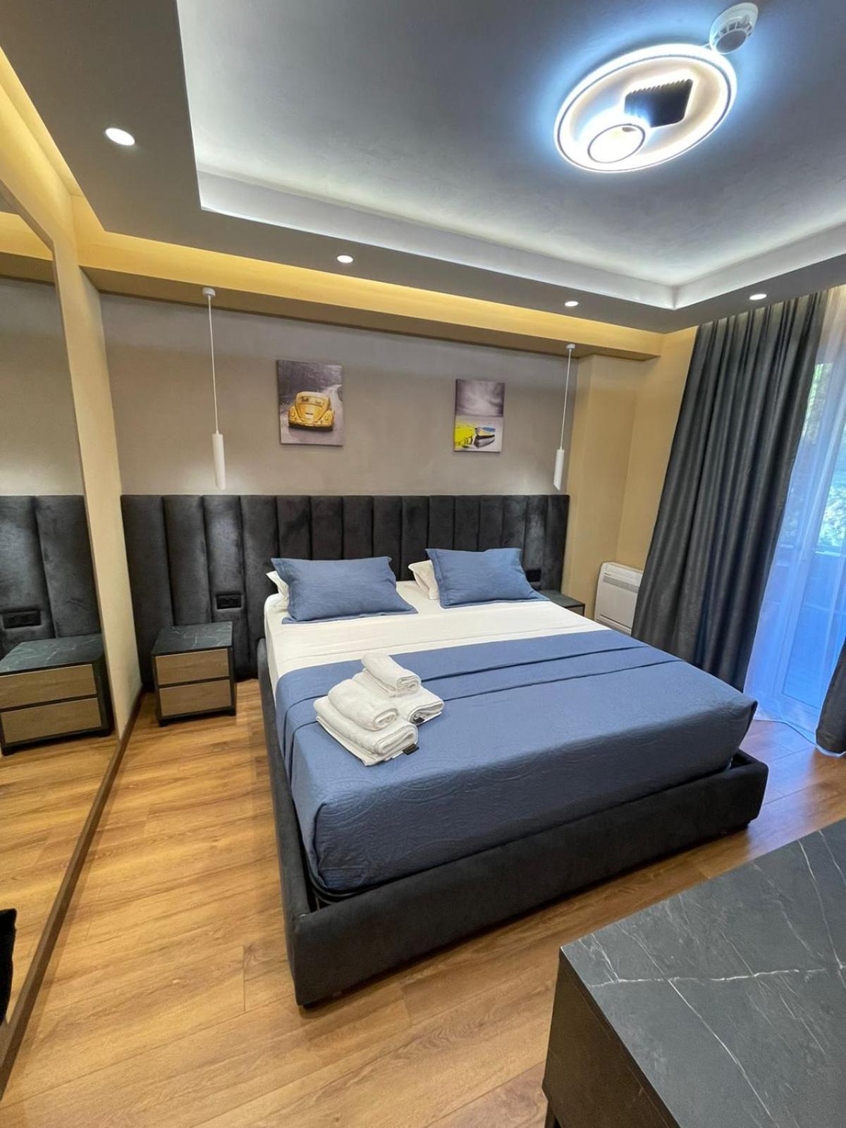 Peaky Hotel Дуррес Екстер'єр фото
