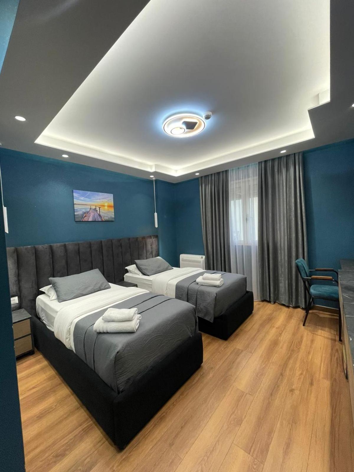 Peaky Hotel Дуррес Екстер'єр фото