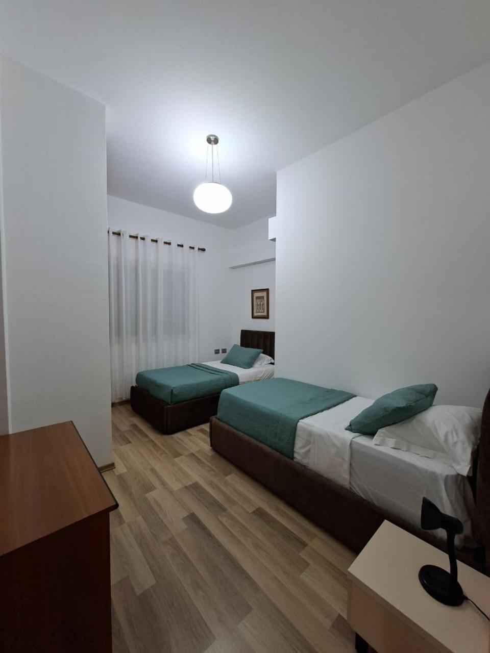 Peaky Hotel Дуррес Екстер'єр фото